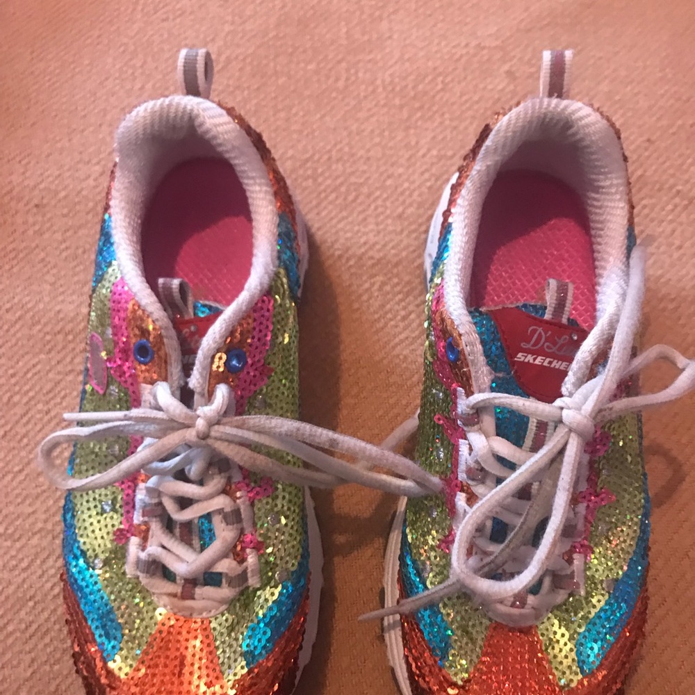 Girls size 2.5 D’Lites Skechers,m